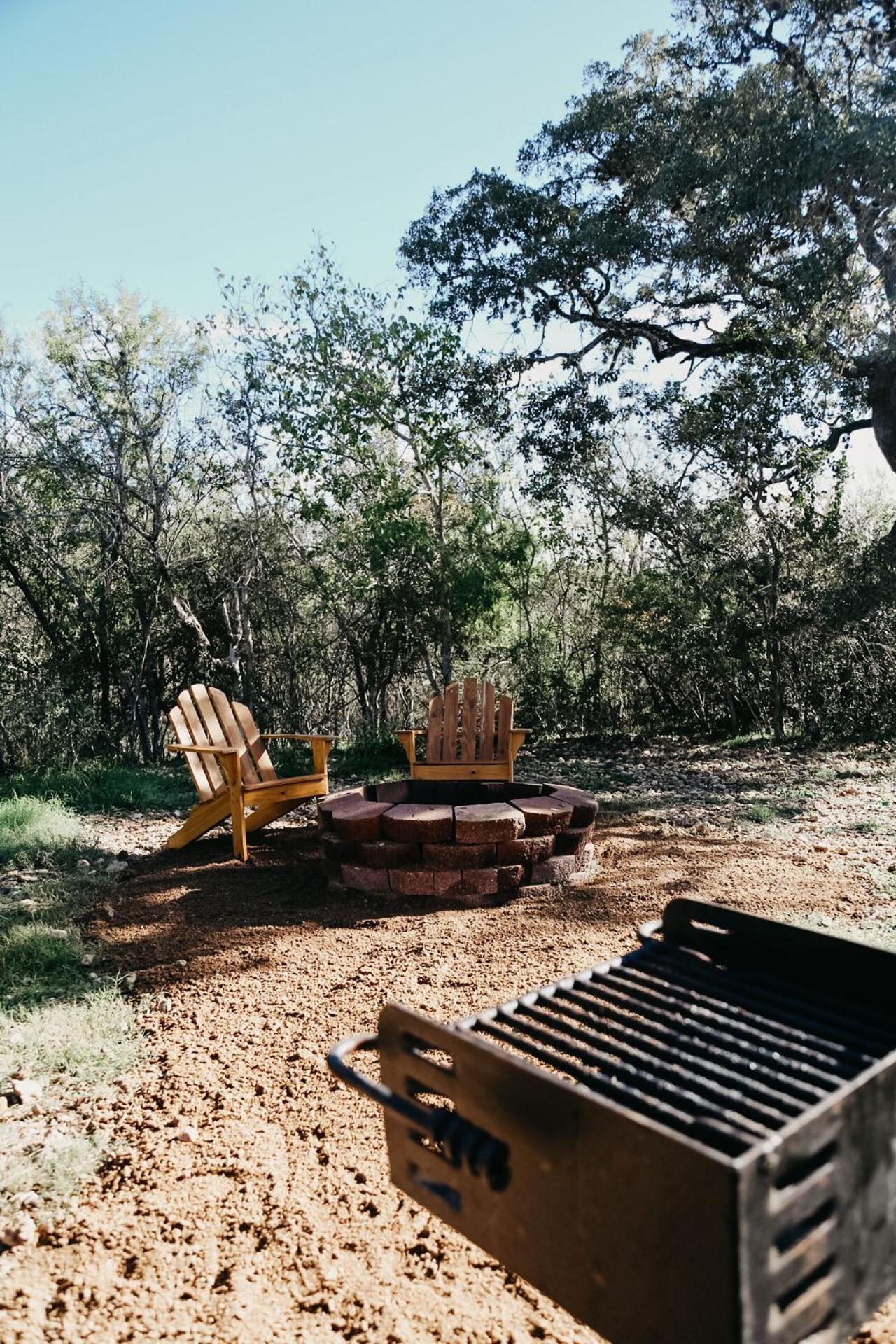 The Maverick: A-Frame W/ Hammock And Tree Top View นิวบราวน์เฟลส์ ภายนอก รูปภาพ