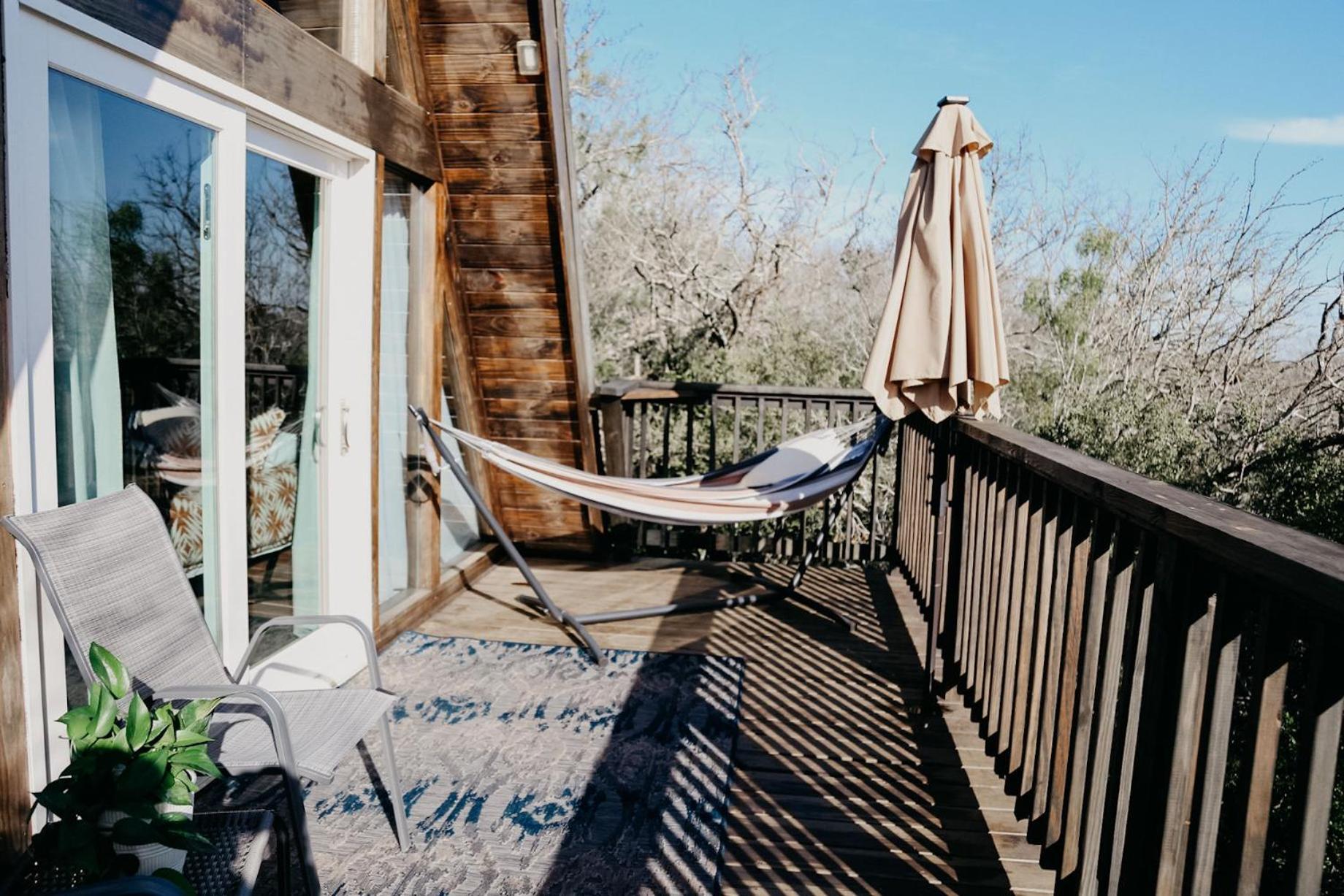 The Maverick: A-Frame W/ Hammock And Tree Top View นิวบราวน์เฟลส์ ภายนอก รูปภาพ