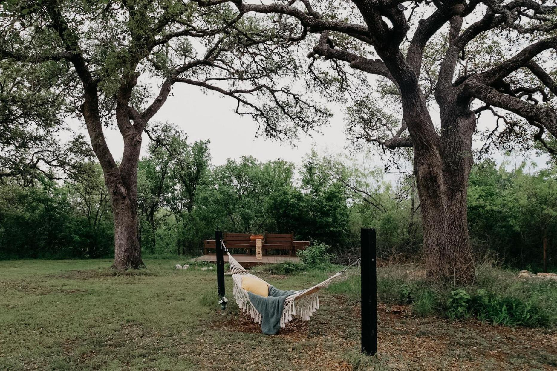 The Maverick: A-Frame W/ Hammock And Tree Top View นิวบราวน์เฟลส์ ภายนอก รูปภาพ